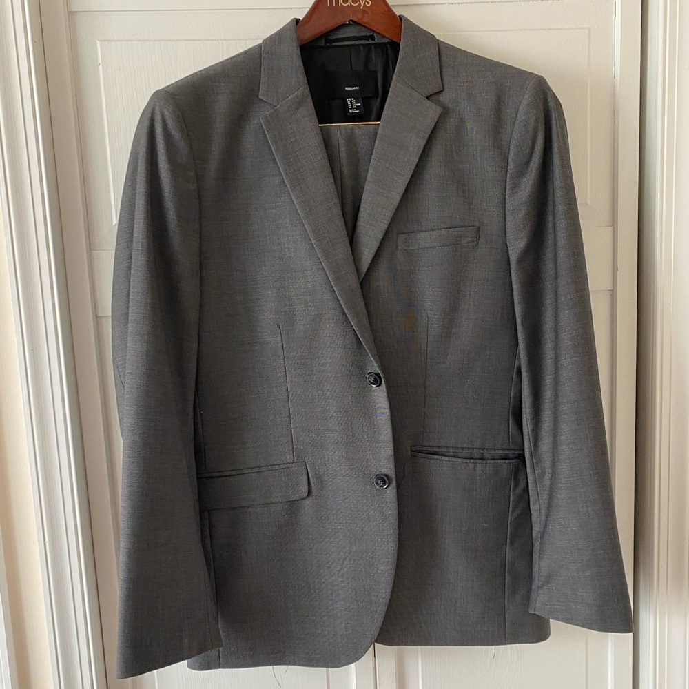 MEN’s GREY H&M SUIT Sz 44